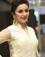 Actress Ragini Nandwani New Pictures