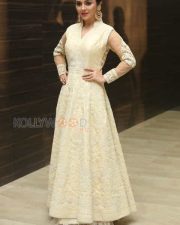 Actress Ragini Nandwani New Pictures