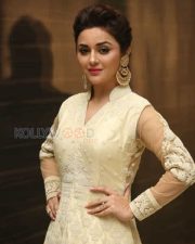 Actress Ragini Nandwani New Pictures