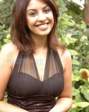 Actress Richa Gangopadhyay Hot Spicy Photos