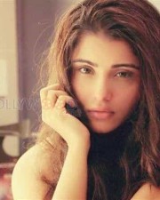 Actress Shaylee Krishen Photos