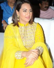 Actress Sonakshi Sinha At Lingaa Promot Event Pictures