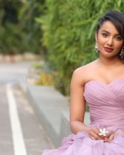 Actress Tejaswi Madivada At Beautyland In Jrc Convention Centre Photos