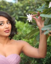 Actress Tejaswi Madivada At Beautyland In Jrc Convention Centre Photos