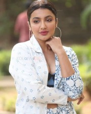Actress Tejaswi Madivada At Commitment Movie Trailer Launch Photos