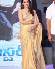 Actress Tejaswi Madivada Latest Photos Sexy Saree Pictures