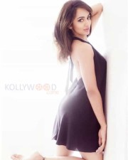 Actress Tejaswi Madivada New Hot Photoshoot Pictures