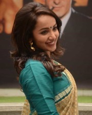Actress Tejaswi Madivada Saree Photos