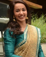 Actress Tejaswi Madivada Saree Photos