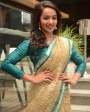 Actress Tejaswi Madivada Saree Photos