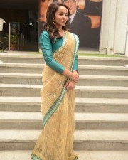 Actress Tejaswi Madivada Saree Photos