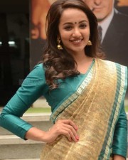 Actress Tejaswi Madivada Saree Photos