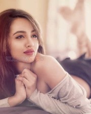Actress Tejaswi Madivada Spicy Photoshoot Pictures