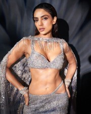 Bade Miyan Chote Miyan Actress Manushi Chhillar Sexy Photoshoot Stills 04