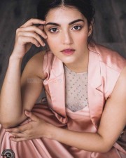 Beautiful Actress Mehrene Kaur Pirzada Photoshoot Photos