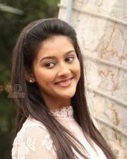 Beautiful And Sexy Pooja Jhaveri Photos