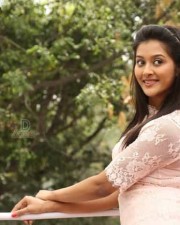 Beautiful And Sexy Pooja Jhaveri Photos