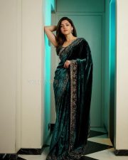 Beautiful Mehreen Pirzada in a Green Velvet Saree with Gold and Silver Embroidery Photos 06