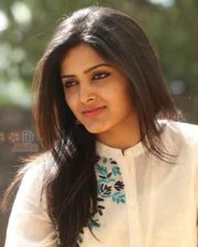 Beautiful Pavani Gangireddy Photos
