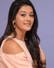 Beautiful Pooja Jhaveri Photos