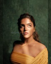 Beautiful Wamiqa Gabbi in a Yellow Ruched Satin Dress Photos 04