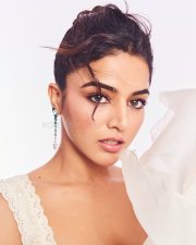 Bhool Chuk Maaf Heroine Wamiqa Gabbi in a White Saree with a Matching Sleeveless Embroidered Blouse Pictures 01