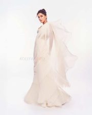 Bhool Chuk Maaf Heroine Wamiqa Gabbi in a White Saree with a Matching Sleeveless Embroidered Blouse Pictures 04