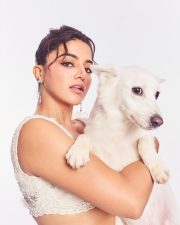 Bhool Chuk Maaf Heroine Wamiqa Gabbi in a White Saree with a Matching Sleeveless Embroidered Blouse Pictures 06