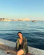 Bold Mehreen Pirzada in a Yellow and Black Halter Top and Shorts with a Loose Skirt Pictures 03