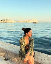 Bold Mehreen Pirzada in a Yellow and Black Halter Top and Shorts with a Loose Skirt Pictures 04