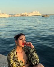 Bold Mehreen Pirzada in a Yellow and Black Halter Top and Shorts with a Loose Skirt Pictures 10