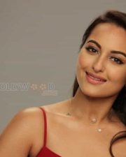 Bollywood Actress Sonakshi Sinha New Photos
