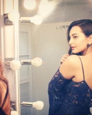 Bollywood Actress Sonakshi Sinha Pics