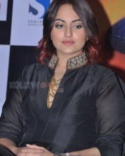 Bollywood Actress Sonakshi Sinha Pictures
