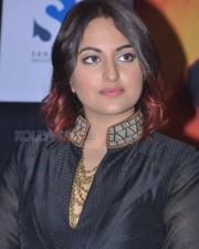 Bollywood Actress Sonakshi Sinha Pictures