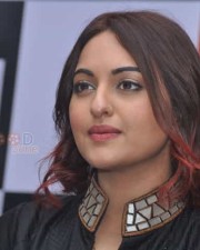 Bollywood Actress Sonakshi Sinha Pictures