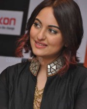 Bollywood Actress Sonakshi Sinha Pictures