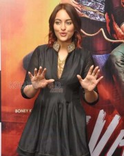 Bollywood Actress Sonakshi Sinha Pictures