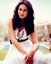 Bollywood Actress Sonakshi Sinha Sexy Photos