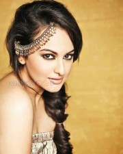 Bollywood Actress Sonakshi Sinha Sexy Photos