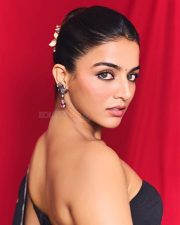 Captivating Wamiqa Gabbi in a Black Saree with Butterfly Motifs Photos 06