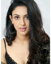 Cute Riya Suman Beautiful Pictures 04