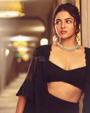 Dazzling Wamiqa Gabbi in a Deep Black Neckline Bralette with Black Long Palazzo Pants and an Embroidered Shrug Photos 03