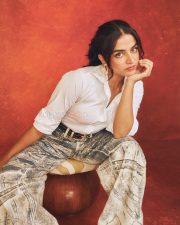 Dil Ka Darwaaza Khol Na Darling Actress Wamiqa Gabbi in a White Long Sleeve Cotton Shirt with a Retro Printed Jeans Photos 02