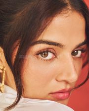 Dil Ka Darwaaza Khol Na Darling Actress Wamiqa Gabbi in a White Long Sleeve Cotton Shirt with a Retro Printed Jeans Photos 04