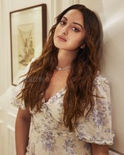 Double XL Actress Sonakshi Sinha Photos 01