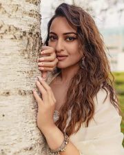 Gorgeous Sonakshi Sinha Photoshoot Pictures 01