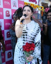 Mehreen Pirzada At The Launch Of B New Mobile Store In Hindupur Photos