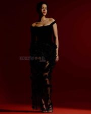 Mesmerizing Actress Shanaya Kapoor in a Black Off Shoulder Feathered Gown Photos 08
