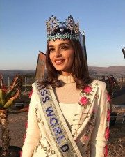 Miss World Manushi Chhillar Pictures 01